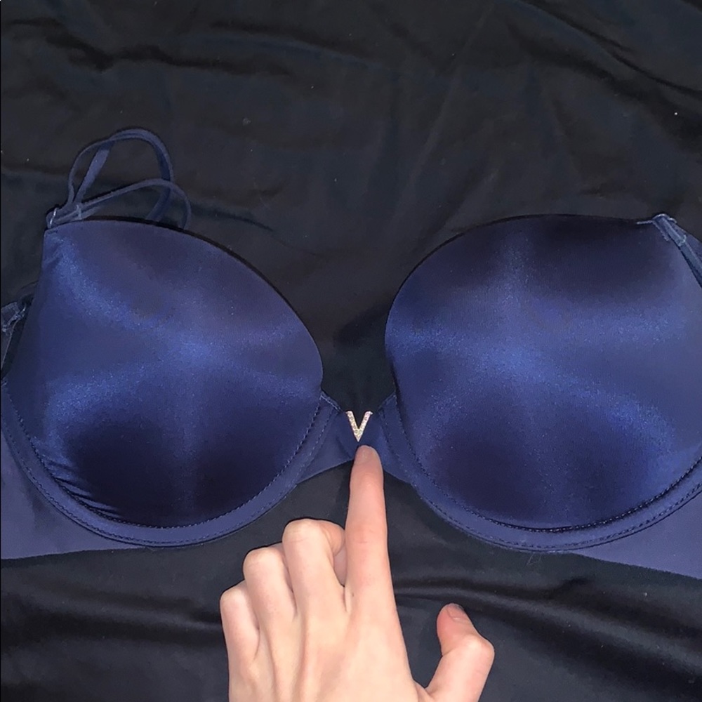 Victoria secret never worn sexy 32D push-up bra